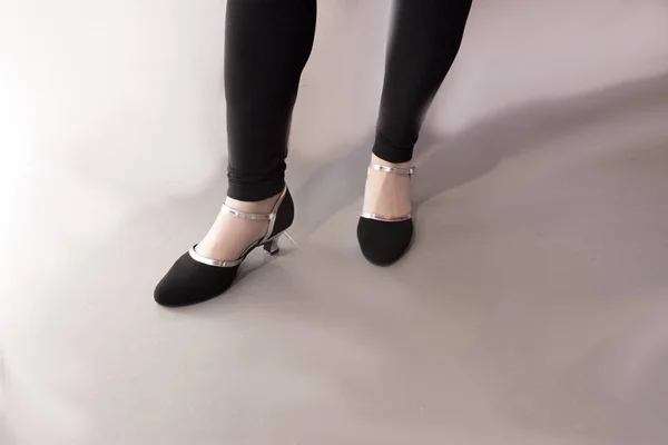 Feet of adult woman. Salsa dancer — Stock Photo, Image