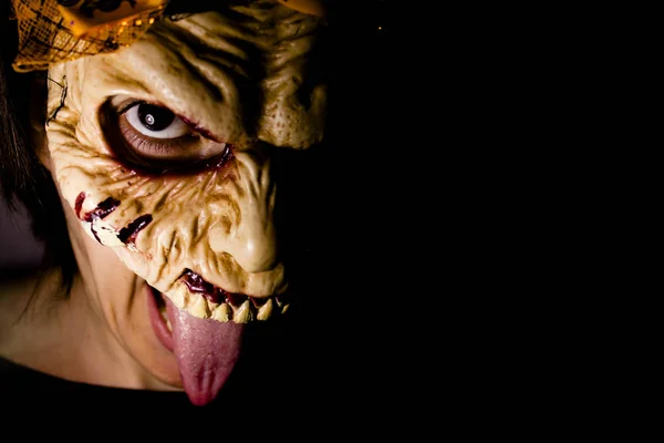 Zombie kvinna med döda levande mask — Stockfoto