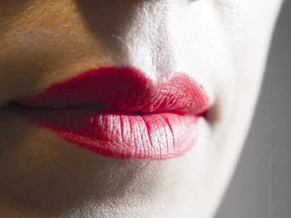 Lippen Make-up in Rot der Frau — Stockfoto