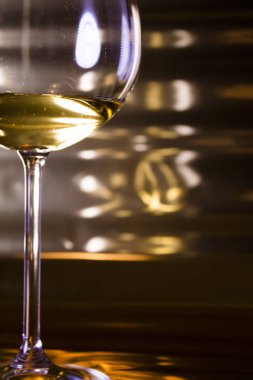 kırmızı şarap kadehi