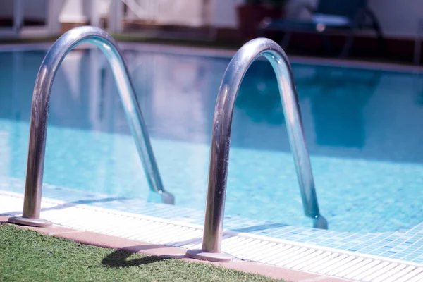 Teil eines Hotelpools ohne Menschen — Stockfoto