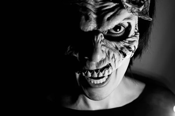 Retrato Uma Mulher Zumbi Festa Halloween — Fotografia de Stock