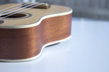 Doğal odun ukulele