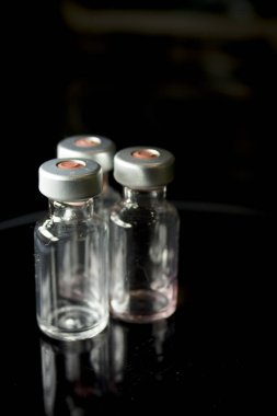 Aşı tüpleri virüse karşı. Coronavirus Aşı Çalışması