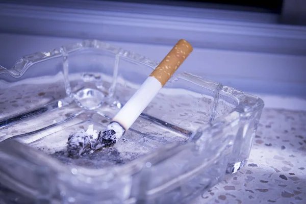 Lichte Sigaret Asbak Geen Mensen — Stockfoto