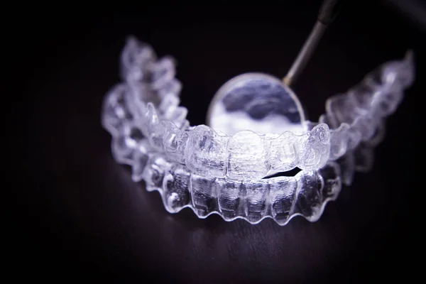 Corrector Alineación Dientes Retención Dental Plástico Transparente Con Instrumentos Para —  Fotos de Stock
