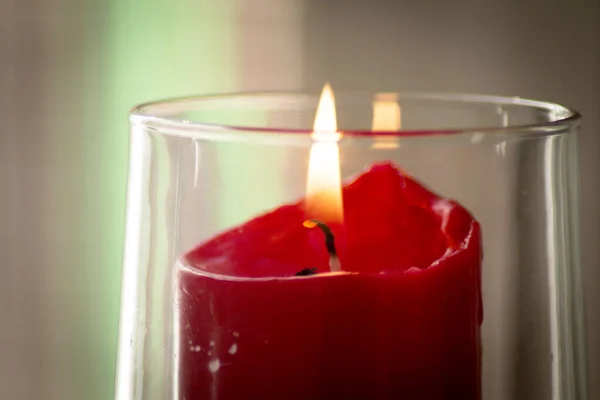 Queimando Vela Vermelha Dentro Vaso Vidro Transparente Não Pessoas — Fotografia de Stock