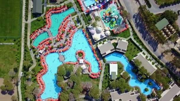 游泳池旅馆的顶视图 — 图库视频影像