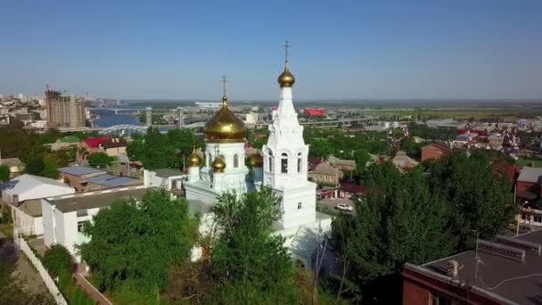 The dome of the Church and the cross top view over — ストック動画