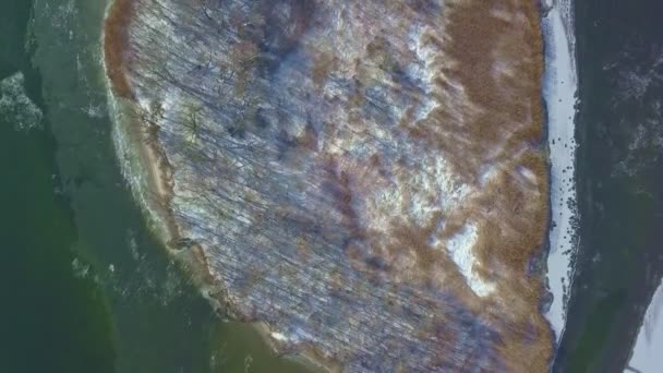 la rivière Don en hiver d'en haut, avec de la neige 