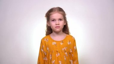 Ok Sign shows little blonde girl fingers 2 hands.