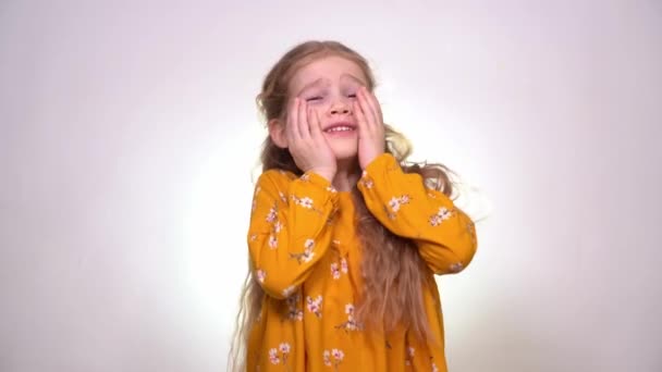 Strong Toothache little girl with long  hair — Stockvideo