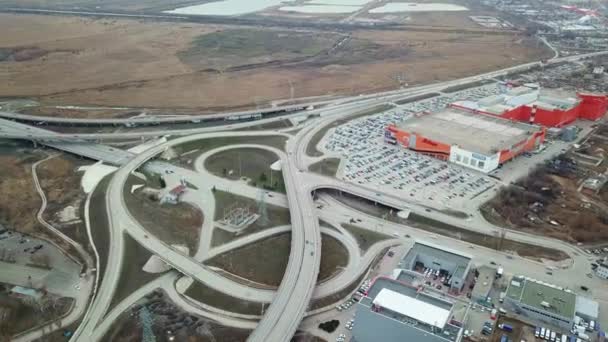 Widok z góry skrzyżowania dróg, Megamag Rostov-na-Donu — Wideo stockowe