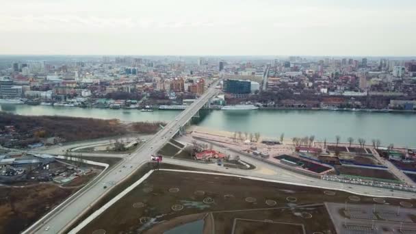 Rostov-na-Donu, pohled shora na most přes řeku Don, — Stock video