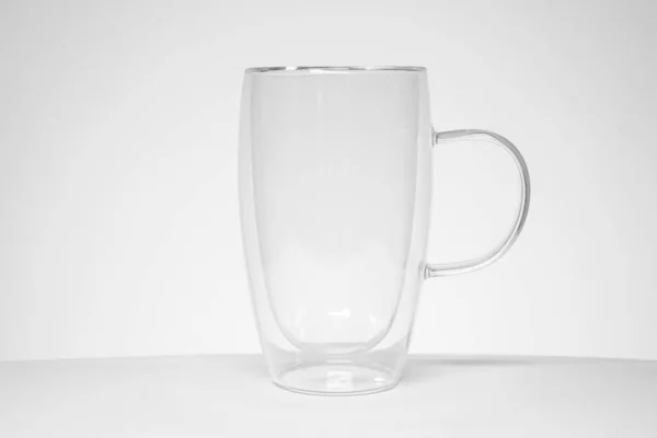 Άδειο φλιτζάνι τσάι ή καφέ από διπλό διαφανές γυαλί — Φωτογραφία Αρχείου