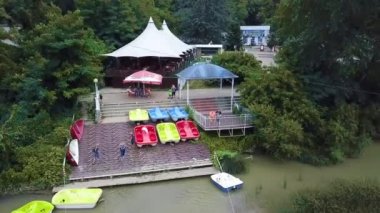 Goryachy Kluch, Pseup nehri ve Park üzerinden uçun.