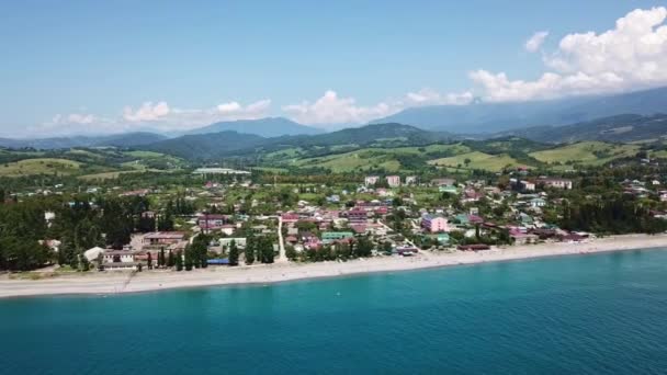 Julho 2017 praia perto da fronteira da Abcásia e da Rússia — Vídeo de Stock
