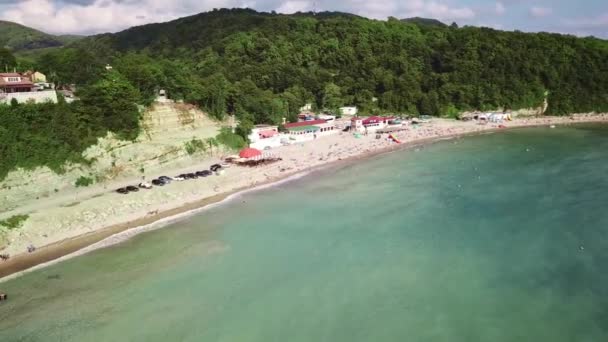 Beach Black sea. Novomihailovskiy village, Tuapse. — Stockvideo