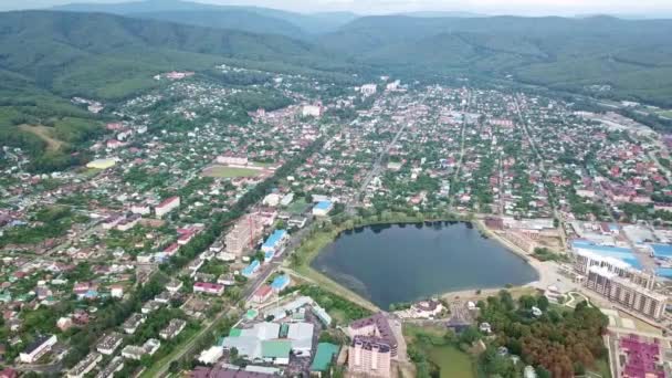 Town and lake Krugloe, city Goryachy Kluch, — Stock Video