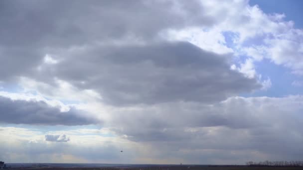 16.03.2020 Αεροπλάνο απογειώνεται στο αεροδρόμιο του ουρανού Platov — Αρχείο Βίντεο