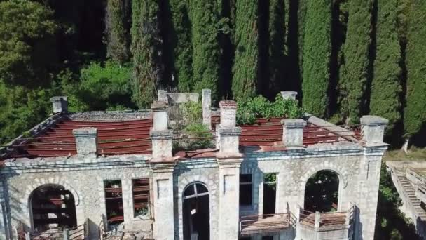 Ruinas castillo 24.07.2018 Antiguo Gagra Abjasia . — Vídeos de Stock