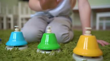 Gelişmiş müzik dersleri. Çocuklar için El Çanları