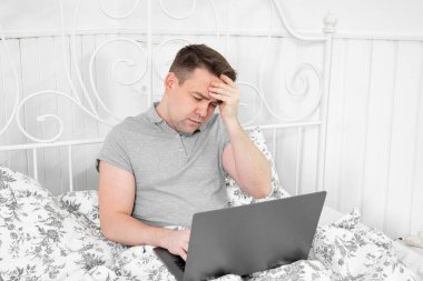 Serbest çalışan hasta ve karantinada çalışıyor.