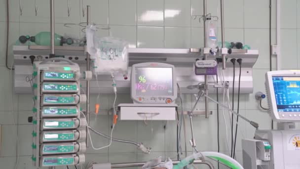 En cuidados intensivos ventilación pulmonar artificial — Vídeo de stock