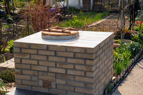 Aboveground large brick tandir oven in the garden. — Stock Photo, Image