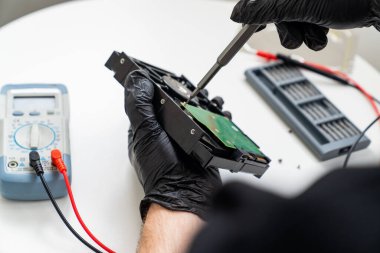 Bilgisayar Sabit Sürücüsü aç. tornavida Elde