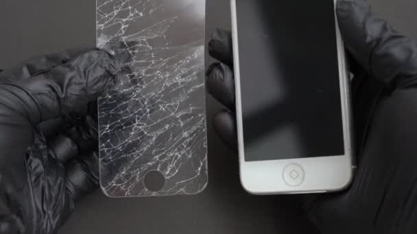 Conjunto de protetor de tela de telefone de vidro quebrado . — Vídeo de Stock