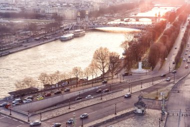 Gün batımında Paris 'in en üst manzarası. Popüler turistik yerler, Fransa 'da tatil.