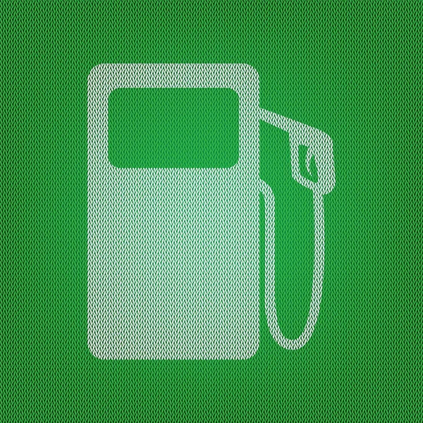 Señal de bomba de gas. icono blanco en la prenda de punto verde o tela de lana — Vector de stock