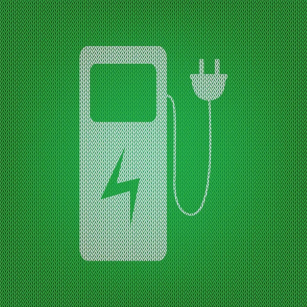 Señal de la estación de carga del coche eléctrico. icono blanco en el punto verde — Vector de stock