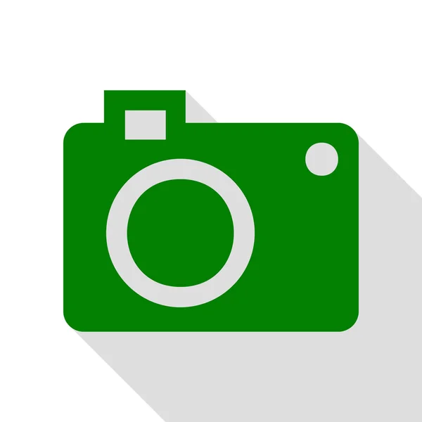 Signe de caméra numérique. Icône verte avec chemin d'ombre de style plat . — Image vectorielle