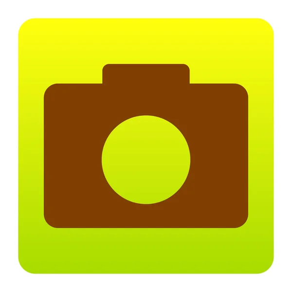 Signe de caméra numérique. Vecteur. Icône marron au carré dégradé vert-jaune avec des coins arrondis sur fond blanc. Isolé . — Image vectorielle