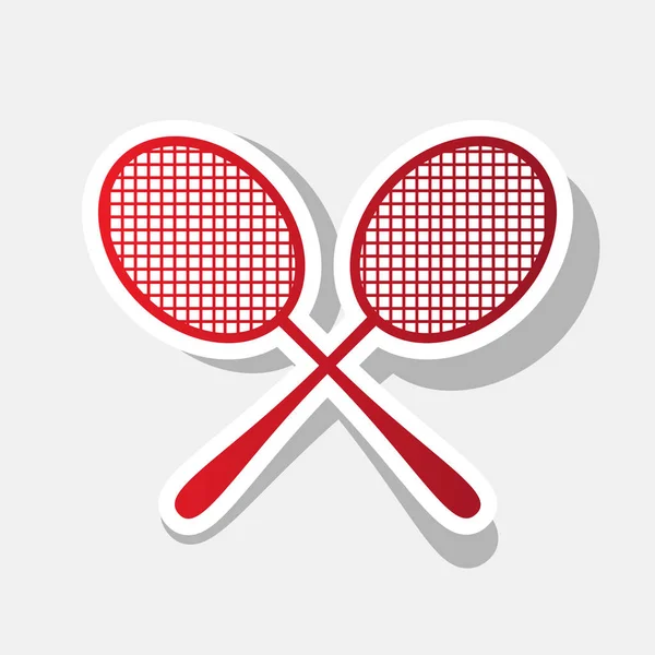 Tennisschläger unterschreiben. Vektor. Neujahr rötliches Symbol mit äußerem Strich und grauem Schatten auf hellgrauem Hintergrund. — Stockvektor
