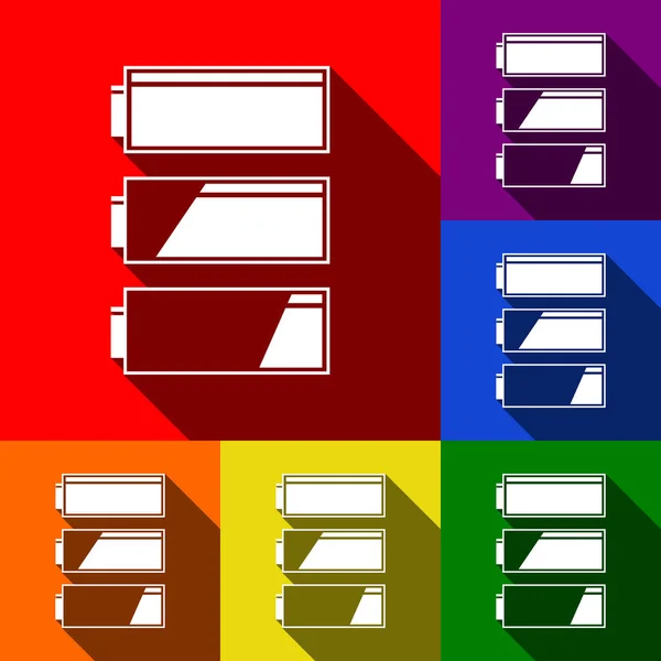 Conjunto de indicadores de nivel de carga de batería. Vector. Conjunto de iconos con sombras planas en fondo rojo, naranja, amarillo, verde, azul y violeta . — Vector de stock