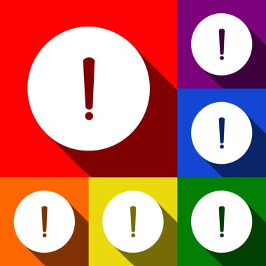 Ünlem işareti işareti. Vektör. Kırmızı, turuncu, sarı, yeşil, mavi ve mor arka plan, düz gölgeler ile simgeler kümesi.