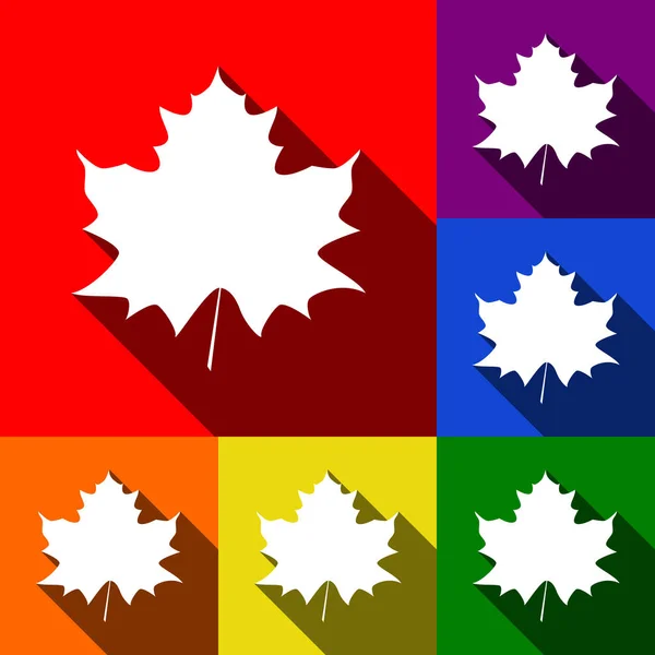 Maple leaf jele. Vektor. Lapos árnyékok a piros, narancs, sárga, zöld, kék és lila háttér ikonok. — Stock Vector