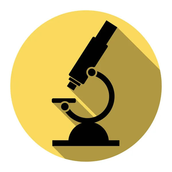 Signo de microscopio químico para laboratorio. Vector. Icono plano negro con sombra plana en círculo amarillo real con fondo blanco. Aislado . — Vector de stock