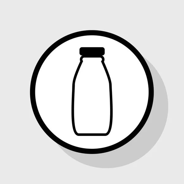 牛乳瓶のサイン。ベクトル。灰色の背景に影を白い円のフラット ブラック アイコン. — ストックベクタ