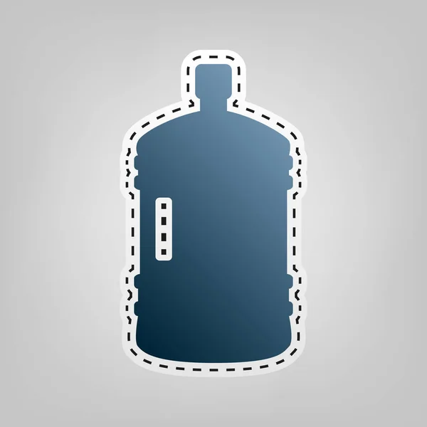 Signe de silhouette de bouteille en plastique. Vecteur. Icône bleue avec contour pour découper à fond gris . — Image vectorielle