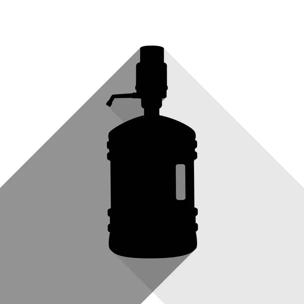 Пластиковый силуэт бутылки с водой и сифоном. Вектор. Черная иконка с двумя плоскими серыми тенями на белом фоне . — стоковый вектор