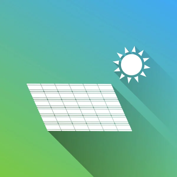 太陽エネルギーパネル エコトレンドのコンセプトサイン グレーとホワイトアイコンは 青の背景に緑に無限の影を落とした — ストックベクタ