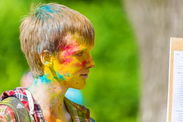 19 Haziran 2016, Orekhovo-Zuevo, Moscow region, Rusya Federasyonu. Renk Festivali.