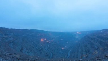 Demir cevheri. Opet çukurun Timelapse benim kaydırma