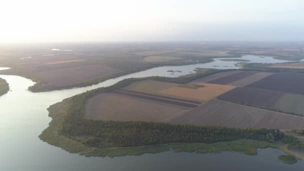 El río con el helicóptero UHD  . — Vídeos de Stock