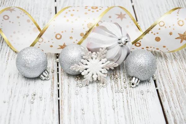 Decoración de bolas de Navidad de plata —  Fotos de Stock