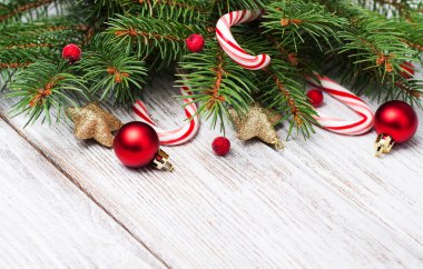 Süslü Noel ağacı